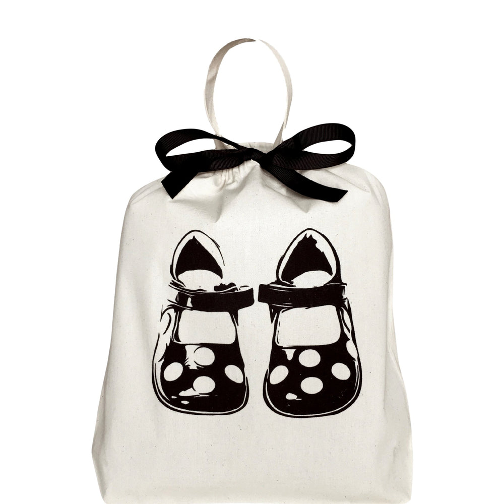 
                                      
                                        Children shoe bag with polkadot children shoes printed on the front. 
                                      
                                    